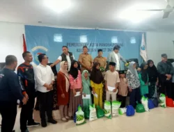 Serahkan Paket Sembako untuk Masyarakat Bukit Intan, Pemkot Apresiasi Inisiasi Angkasa Pura