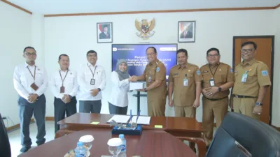 Pj Gubernur  Babel Serahkan LKPD ke BPK, Komitmen Transparansi Keuangan Daerah