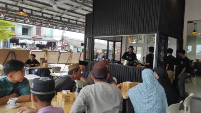 Asyiknya Santai Suat Sambil Bekisah di Baturusa Coffee Air Itam