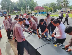 Pastikan Selalu dalam Kondisi Baik dan Terawat, Kapolres Bangka Cek Langsung Senpi Personel