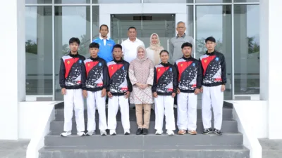 Wakil Gubernur Kepulauan Bangka Belitung Hellyana resmi melepas 7 atlet beserta Tim Forki (Federasi Olahraga Karate Indonesia) ke Kejuaraan Nasional (Kejurnas) tahun 2025 di Kantor UPTD Puprprkp, Kabupaten Belitung, Senin (12/5/2025).