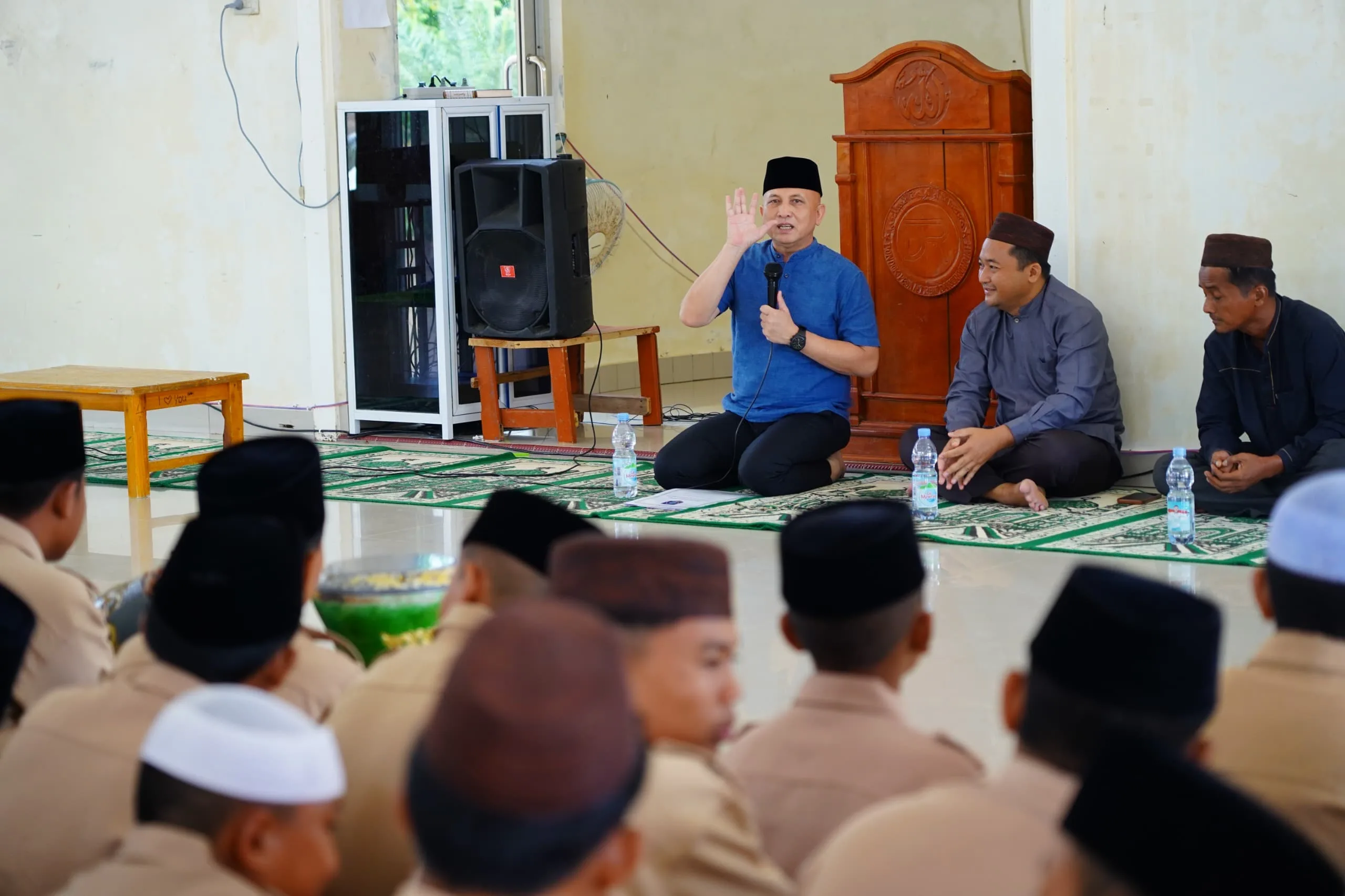 Ketua DPRD Babel Didit Srigusjaya saat melaksanakan kegiatan reses di Pondok Pesantren Darurrohmah, Kabupaten Bangka Tengah pada Sabtu (17/5)