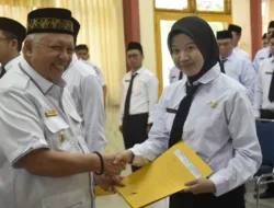 Serahkan SK CPNS, Sukirman Ingatkan Etika Loyalitas hingga Kejujuran