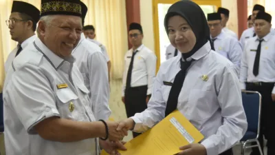 Serahkan SK CPNS, Sukirman Ingatkan Etika Loyalitas hingga Kejujuran