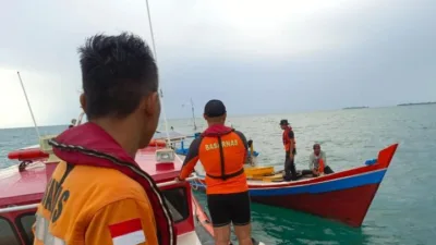 KM Delon Alami Mati Mesin di Perairan Karang Kering, Sembilan ABK Berhasil Dievakuasi