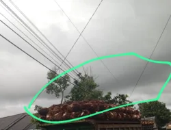 Sopir Truk di Lubuk Pabrik Keluhkan Kabel Jaringan Internet Yang Semrawut