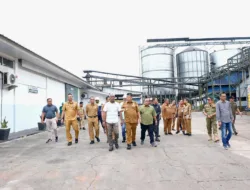 Gubernur Hidayat Arsani Tinjau Produksi Minyak Sawit di Belitung Timur