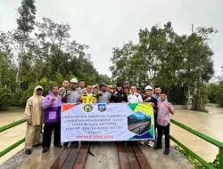 Dua Perusahaan Sawit di Basel, PT FAL dan PT TBJ Kucurkan Dana CSR Rp 200 Juta untuk Perbaikan Jembatan Jeriji–Tepus