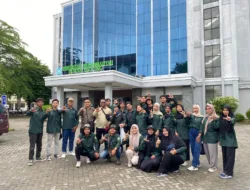 PT Timah Dukung Praktikum Ekosistem Pesisir di Pulau Kelapan: Mahasiswa Belajar Langsung dari Alam