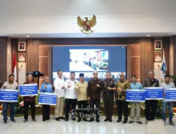 Wujudkan Kesejahteraan dan Kemandirian Desa, PT Timah Serahkan Bantuan untuk 18 BUMDes