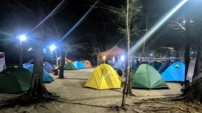 Boyong Keluarga Liburan, Kesan Pertama Sungguh Asyik, Juliana Akan Kembali  Camping Ground di Pantai Tikus Emas 