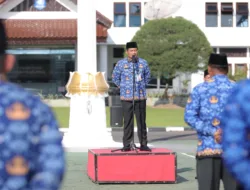 Pj Sekda Berikan Arahan di Upacara Bulanan