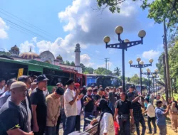 Inilah Foto Foto Kantor KPU Bangka Dikepung Ratusan Pendukung Pasangan Rato-Ramadian