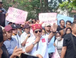 Gelar Demo, Jauhari Sebut KPU Bangka Keluarkan Dua Surat Keputusan Soal Pasangan Rato-Ramadian
