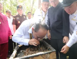 Gubernur Hidayat Arsani Ajak Menkop Tinjau Potensi Desa Namang, Percontohan Desa Sadar KopUKM
