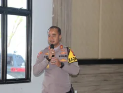 Kapolres Bangka Barat Ajak Masyarakat Kibarkan Sang Saka Merah Putih 