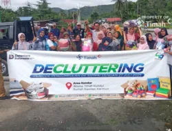 Karyawan PT Timah Berbagi Barang Layak Pakai untuk Warga Lingkar Tambang