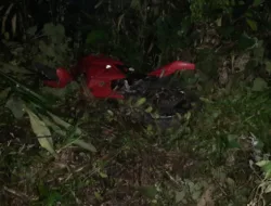 Seorang Pengedara Motor Meregang Nyawa setelah Tabrak Mobil Parkir