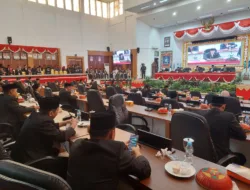 Paripurna Istimewa HUT ke-80 RI, Pimpinan DPRD Ajak Warga Babel Kerja Cerdas dan Lugas