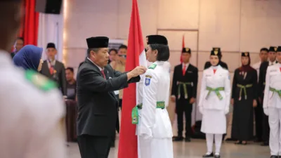 Kukuhkan 30 Paskibraka Babel, Ini Pesan Hidayat Arsani 