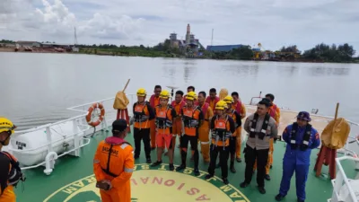Hari Kedua, Tim SAR Gabungan Perluas Area Pencarian KM Osela yang Tenggelam