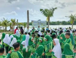 Edukasi Jaga Ekosistem, PT Timah Tbk Libatkan Pelajar MIN 1 Bangka Tanam Mangrove 