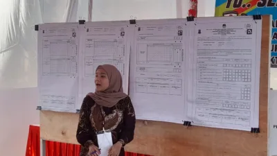 Prof Udin – Dessy Unggul di TPS 03 Kejaksaan, Raih 192 Suara