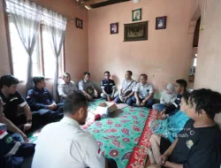 Berikan Dukungan Moril dan Materil, PT Timah Hadir dan Santuni Keluarga Korban Kecelakaan Tambang