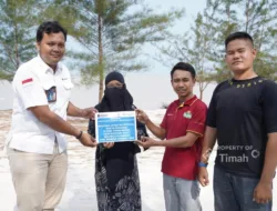 Promosikan Destinasi Wisata Bangka Tengah dan Rayakan HUT ke-80 RI, PT Timah Bersama Komunitas Peduli Kampung Gelar Festival Pantai Menuang 