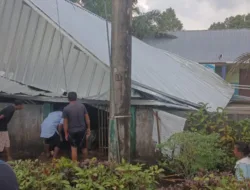 Gedung PAUD Desa Labuh Air Pandan Ambruk Dihantam Angin Kencang, Satu Rumah Warga Tertimpa Bangunan