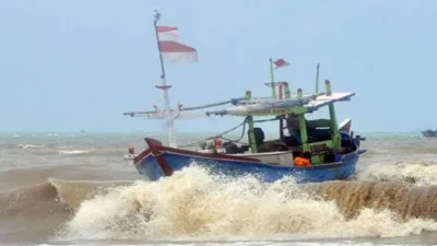 KM Osela Tenggelam Dihantam Cuaca Buruk di Pulau Gelasa, Delapan ABK Belum Diketahui Keberadaannya