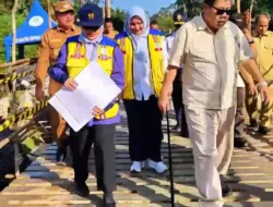 Gubernur Hidayat Tinjau Jembatan Putus Desa Air Ruak, Pastikan Perbaikan Segera