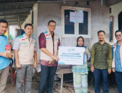 Ketua YBM PLN Kunjungi Desa Cahaya Tanjung Binga Belitung, Salurkan Bantuan YBM untuk Tingkatkan Ekonomi Warga