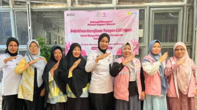 Srikandi PLN Babel dan Lapas Perempuan Pangkalpinang Gelar Pelatihan Lidi Nipah untuk Warga Binaan