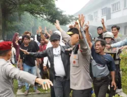 Kapolda Babel Temui Massa Unjuk Rasa di PT Timah Tbk