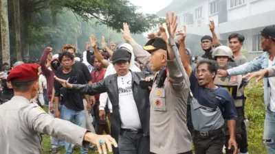 Kapolda Babel Temui Massa Unjuk Rasa di PT Timah Tbk
