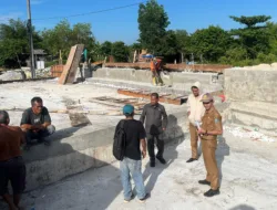 Ketua DPRD Bangka Tengah Awasi Pembangunan Jembatan Senilai Rp 2,3 Miliar Penghubung Desa Benteng dan Padang Baru