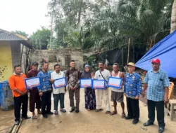 Korban Angin Puting Beliung Terima Bantuan dari Pemkab Babar