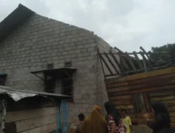 Angin Puting Beliung di Jebus, Satu Rumah Warga Rusak Parah Ditimpa Pohon Durian