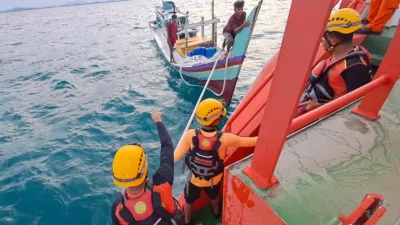 Dua Kali Disambar Petir, Mesin KM Nur Aini Mati Total di Perairan Tuing