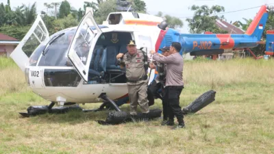 Pakai Helikopter ke Kepulauan Pongok, Gubernur Hidayat Arsani Tinjau Fasilitas Kesehatan dan Pendidikan