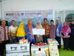 PLN Bangka Belitung Serahkan Bantuan Alat Produksi dan Sertifikat Halal untuk UMK Binaan