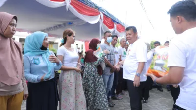 HUT Babel Tanpa Pesta, Gubernur Bagikan Beras untuk Warga Rusunawa