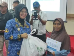 Kolaborasi Turunkan Stunting Lewat Program GENTING, Srikandi PLN Serahkan 100 Paket Bantuan