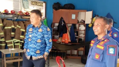 Tinjau Langsung ke Lokasi, Fery Insani Bakal Perbaiki Barak Damkar Bangka