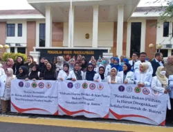 Kawal Sidang Perdana dr.Ratna, Ratusan Dokter dan Tenaga Medis Aksi Damai di PN Pangkalpinang