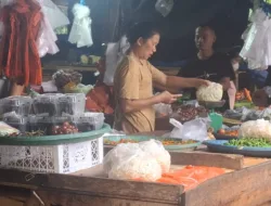 Jelang Nataru, Sejumlah Harga di Pasar Mentok Labil Cabai Keriting Menipis