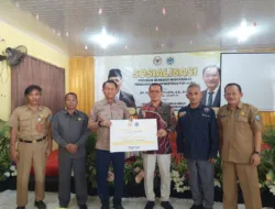 Ketua DPRD Bateng Sambut Baik Pembangunan MCK di SMP Yapenkos