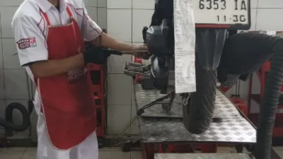 5 Tips Cari Aman Berkendara dengan Motor HONDA