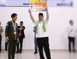 Mengukir Sejarah di SEA GAMES, Robi Syianturi Diberikan Penghargaan Istimewa Oleh Gubernur Hidayat Arsani, Total Bonus Rp 140 Juta